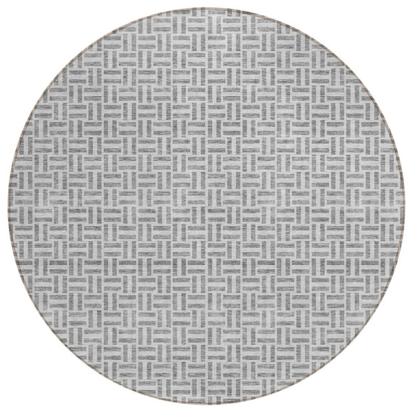 HomeRoots 5' Stylish Gray and Silver Geometric Washable Area Rug for Indoor and Outdoor High-Traffic Spaces 8' Round 594469