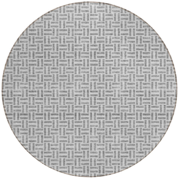 Homeroots 3' Stylish Artichoke Green And Gray Geometric Washable Rug For Indoor And Outdoor Spaces 8' Round Polyester 594469