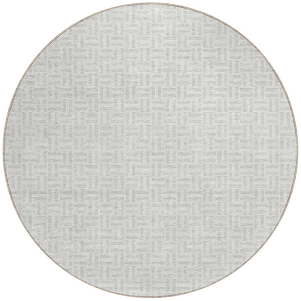 Homeroots 3' Stylish Artichoke Green And Gray Geometric Washable Rug For Indoor And Outdoor Spaces 8' Round Polyester 594505