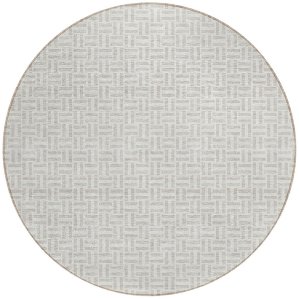 Homeroots 3' Stylish Artichoke Green And Gray Geometric Washable Rug For Indoor And Outdoor Spaces 8' Round Polyester 594517