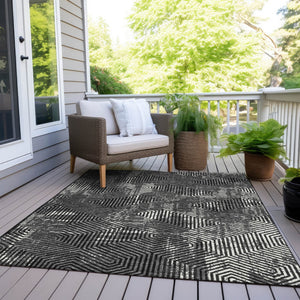 Homeroots 3' Black And Ivory Geometric Washable Area Rug - Perfect For Indoor Outdoor Spaces, Durable Design 5' X 8' Polyester 594522