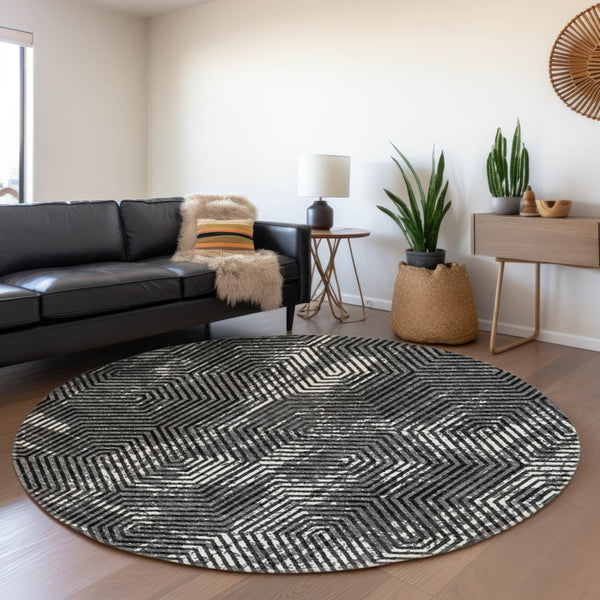 Homeroots 3' Black And Ivory Geometric Washable Area Rug - Perfect For Indoor Outdoor Spaces, Durable Design 8' Round Polyester 594523