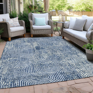 Homeroots 3' Black And Ivory Geometric Washable Area Rug - Perfect For Indoor Outdoor Spaces, Durable Design 8' X 10' Polyester 594578