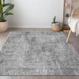 Homeroots 3' Black And Ivory Geometric Washable Area Rug - Perfect For Indoor Outdoor Spaces, Durable Design 5' X 8' Polyester 594582