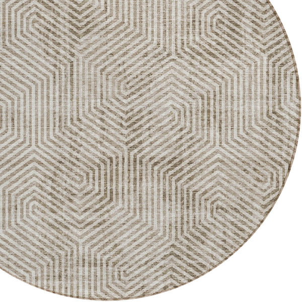 Homeroots 3' Black And Ivory Geometric Washable Area Rug - Perfect For Indoor Outdoor Spaces, Durable Design 8' Round Polyester 594595