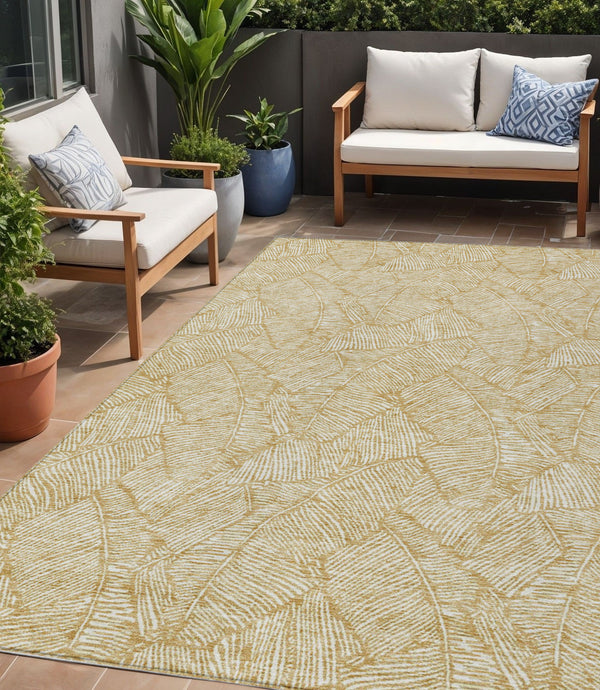 Homeroots 3' Artichoke Green Floral Area Rug - Washable, Durable, Perfect For Indoor & Outdoor Spaces! 5' X 8' Polyester 594624