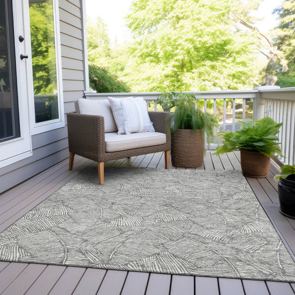 Homeroots 3' Artichoke Green Floral Area Rug - Washable, Durable, Perfect For Indoor & Outdoor Spaces! 5' X 8' Polyester 594630