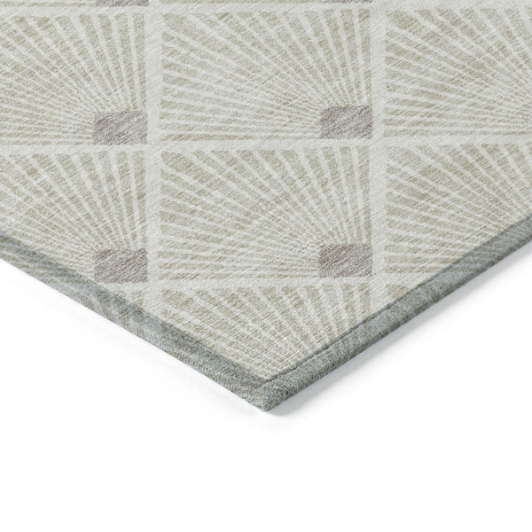 Homeroots 3' Beige And Ivory Geometric Washable Area Rug For Indoor And Outdoor Spaces - Durable Design 3' X 5' Polyester 594677
