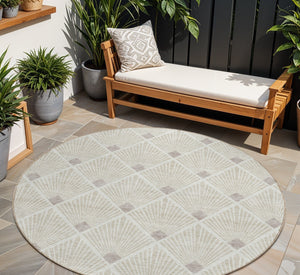 Homeroots 3' Beige And Ivory Geometric Washable Area Rug For Indoor And Outdoor Spaces - Durable Design 8' Round Polyester 594679