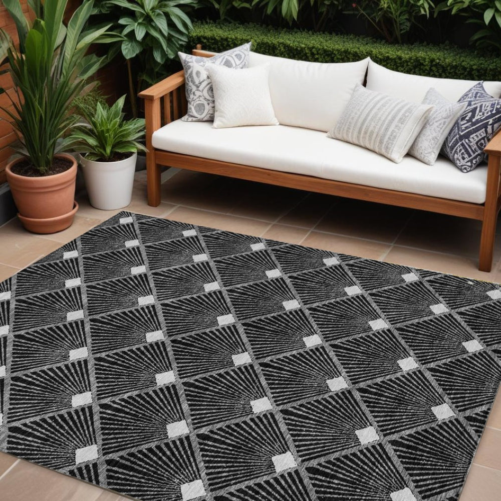 HomeRoots 5' Versatile Geometric Area Rug in Black, Gray & Ivory – Durable, Washable for Indoor/Outdoor Use 10' X 14' 594688