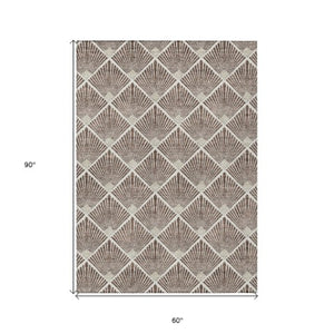 Homeroots 3' Beige And Ivory Geometric Washable Area Rug For Indoor And Outdoor Spaces - Durable Design 5' X 8' Polyester 594690
