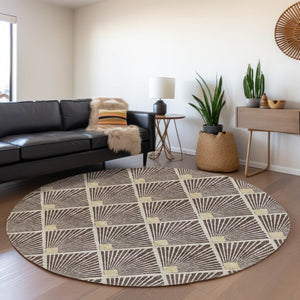 Homeroots 3' Beige And Ivory Geometric Washable Area Rug For Indoor And Outdoor Spaces - Durable Design 8' Round Polyester 594697