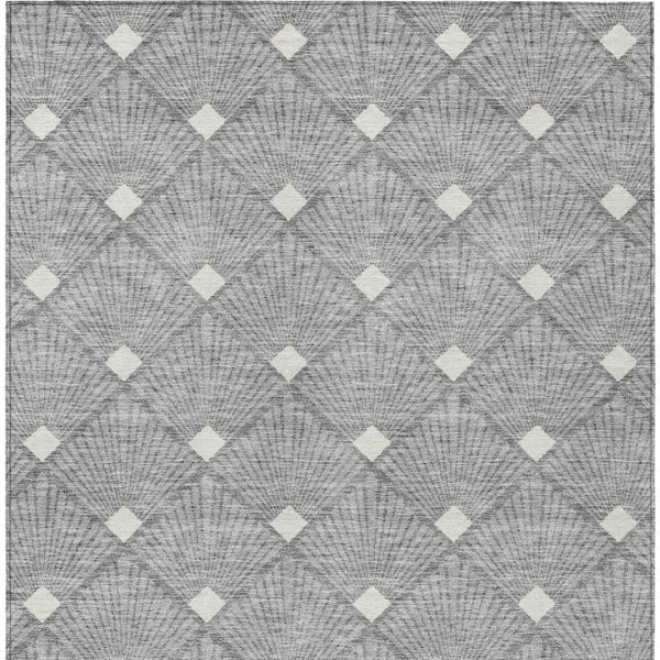 Homeroots 3' Beige And Ivory Geometric Washable Area Rug For Indoor And Outdoor Spaces - Durable Design 5' X 8' Polyester 594708
