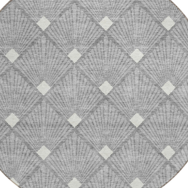 Homeroots 3' Beige And Ivory Geometric Washable Area Rug For Indoor And Outdoor Spaces - Durable Design 8' Round Polyester 594709