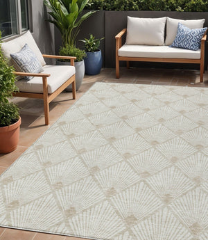 Homeroots 3' Beige And Ivory Geometric Washable Area Rug For Indoor And Outdoor Spaces - Durable Design 5' X 8' Polyester 594714