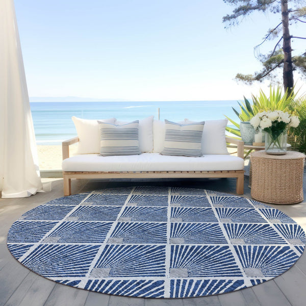 Homeroots 3' Beige And Ivory Geometric Washable Area Rug For Indoor And Outdoor Spaces - Durable Design 8' Round Polyester 594727