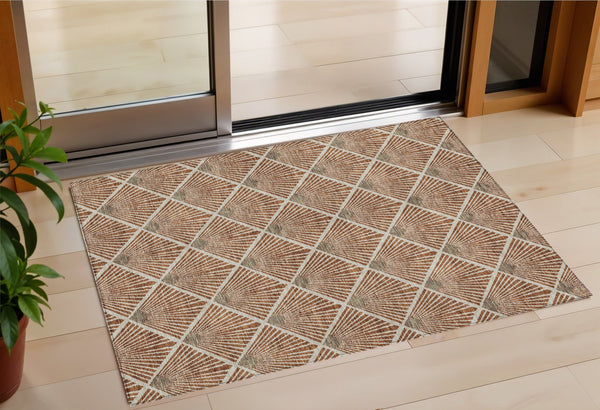 Homeroots 3' Beige And Ivory Geometric Washable Area Rug For Indoor And Outdoor Spaces - Durable Design 3' X 5' Polyester 594737