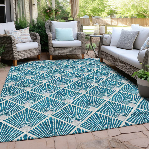 Homeroots 3' Beige And Ivory Geometric Washable Area Rug For Indoor And Outdoor Spaces - Durable Design 10' X 14' Polyester 594748
