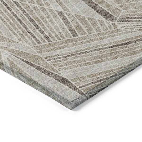 Homeroots 3' Stylish Geometric Beige Brown And Ivory Washable Area Rug For Indoor And Outdoor Spaces 5' X 8' Polyester 594750