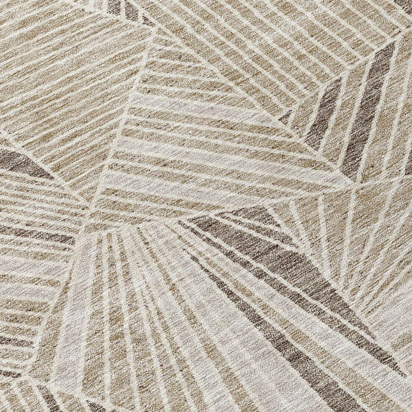 Homeroots 3' Stylish Geometric Beige Brown And Ivory Washable Area Rug For Indoor And Outdoor Spaces 8' Round Polyester 594751