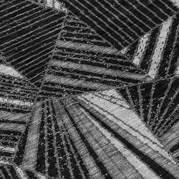 Homeroots 3' Stylish Geometric Beige Brown And Ivory Washable Area Rug For Indoor And Outdoor Spaces 3' X 5' Polyester 594755