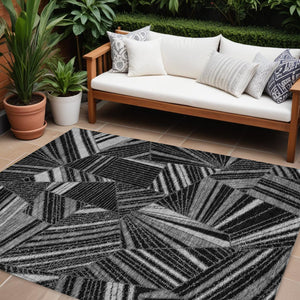 Homeroots 3' Stylish Geometric Beige Brown And Ivory Washable Area Rug For Indoor And Outdoor Spaces 8' X 10' Polyester 594758