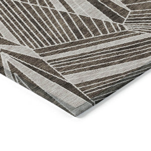 Homeroots 3' Stylish Geometric Beige Brown And Ivory Washable Area Rug For Indoor And Outdoor Spaces 3' X 5' Polyester 594761