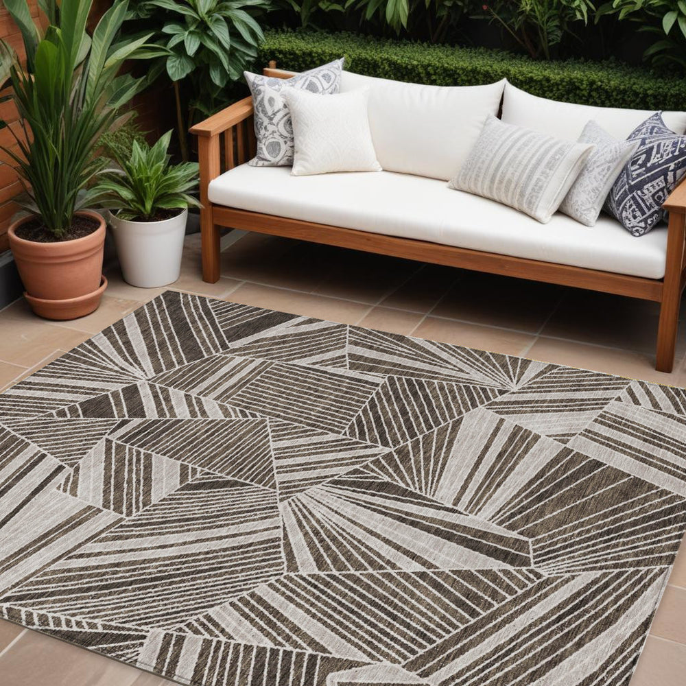 Homeroots 3' Stylish Geometric Beige Brown And Ivory Washable Area Rug For Indoor And Outdoor Spaces 8' X 10' Polyester 594764