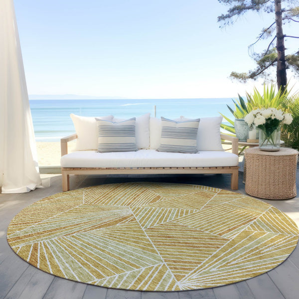 Homeroots 3' Stylish Geometric Beige Brown And Ivory Washable Area Rug For Indoor And Outdoor Spaces 8' Round Polyester 594787