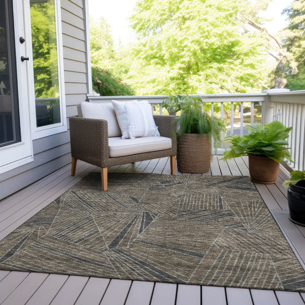 Homeroots 3' Stylish Geometric Beige Brown And Ivory Washable Area Rug For Indoor And Outdoor Spaces 5' X 8' Polyester 594798