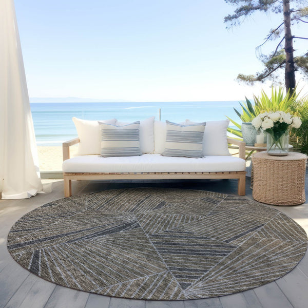 Homeroots 3' Stylish Geometric Beige Brown And Ivory Washable Area Rug For Indoor And Outdoor Spaces 8' Round Polyester 594799