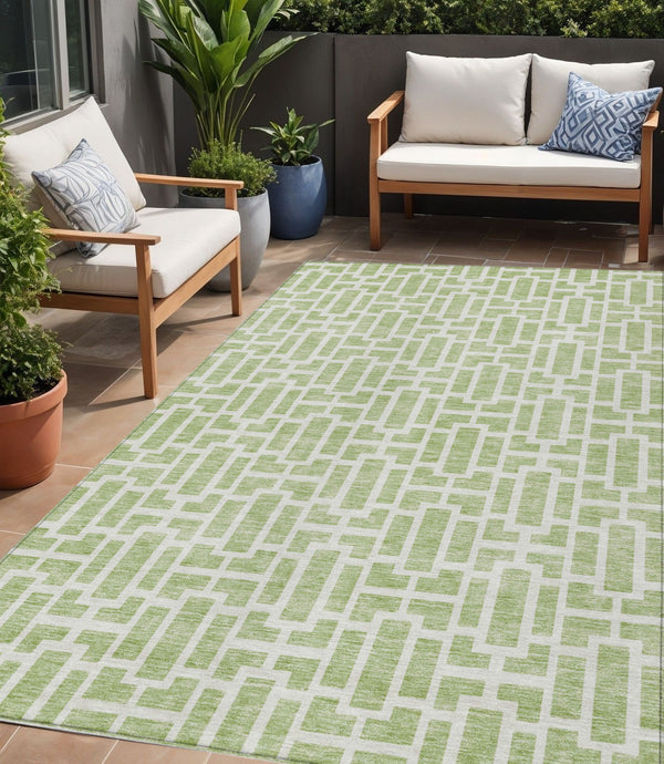Homeroots 3' Artichoke Green And Ivory Geometric Washable Area Rug For Indoor And Outdoor Spaces 5' X 8' Polyester 594822