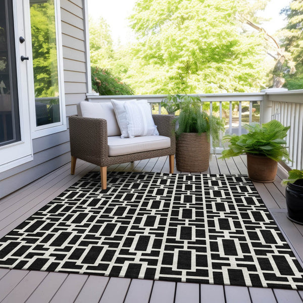 Homeroots 3' Artichoke Green And Ivory Geometric Washable Area Rug For Indoor And Outdoor Spaces 5' X 8' Polyester 594834