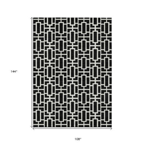 Homeroots 3' Artichoke Green And Ivory Geometric Washable Area Rug For Indoor And Outdoor Spaces 9' X 12' Polyester 594837