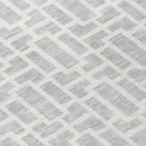 Homeroots 3' Artichoke Green And Ivory Geometric Washable Area Rug For Indoor And Outdoor Spaces 8' Round Polyester 594871