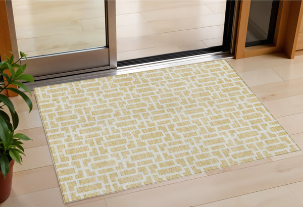 Homeroots 3' Artichoke Green And Ivory Geometric Washable Area Rug For Indoor And Outdoor Spaces 3' X 5' Polyester 594887