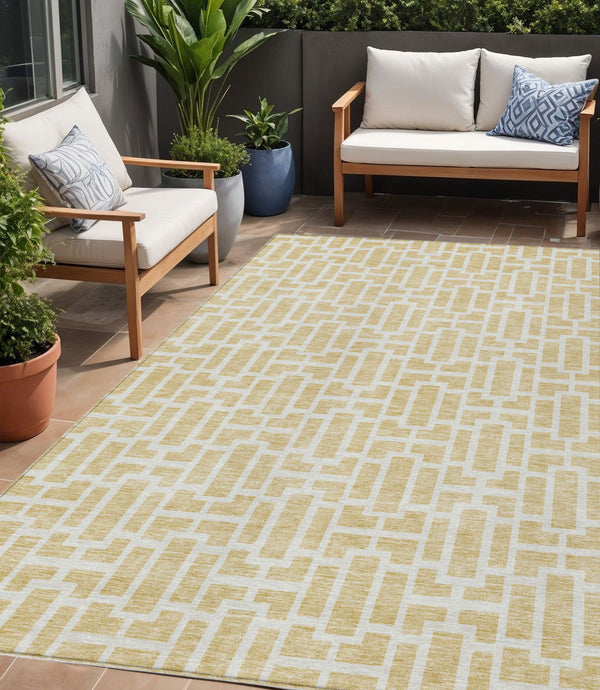 Homeroots 3' Artichoke Green And Ivory Geometric Washable Area Rug For Indoor And Outdoor Spaces 5' X 8' Polyester 594888