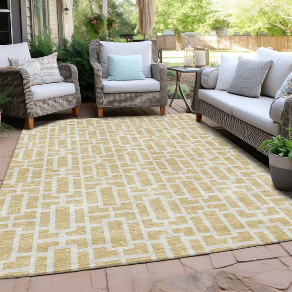 Homeroots 3' Artichoke Green And Ivory Geometric Washable Area Rug For Indoor And Outdoor Spaces 5' X 8' Polyester 594888