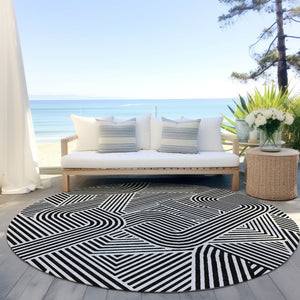 Homeroots 3' Artichoke Green And Ivory Abstract Washable Area Rug For Indoor And Outdoor Spaces, Durable Style 8' Round Polyester 594907