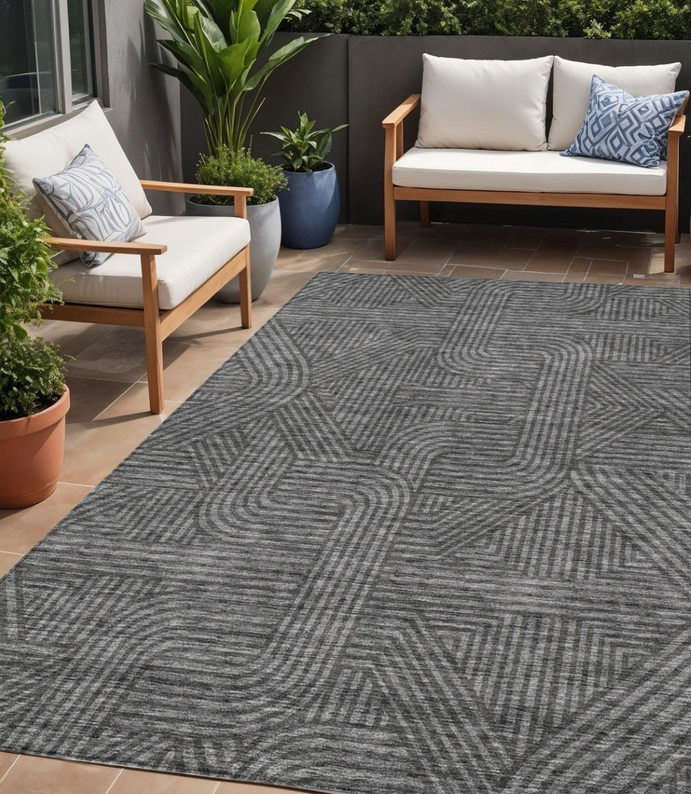HomeRoots 5' Charcoal and Gray Abstract Area Rug - Stylish, Durable, Washable Indoor/Outdoor Design for Versatile Spaces 5' X 8' 594924