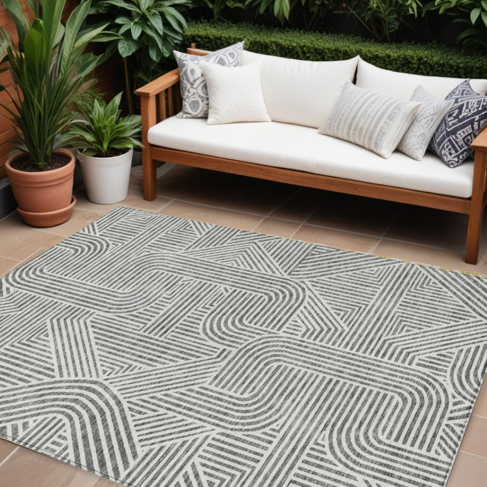 HomeRoots 9' Gray and Ivory Abstract Washable Area Rug - Durable Indoor/Outdoor Design, Stylish and Easy Care! 594939