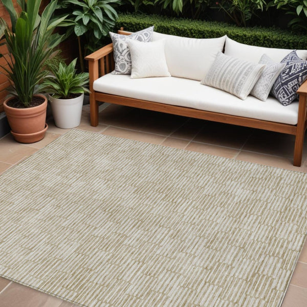 HomeRoots 5' Beige and Ivory Geometric Indoor Outdoor Rug - Washable, Durable, and Stylish for Any Space 8' X 10' 594974