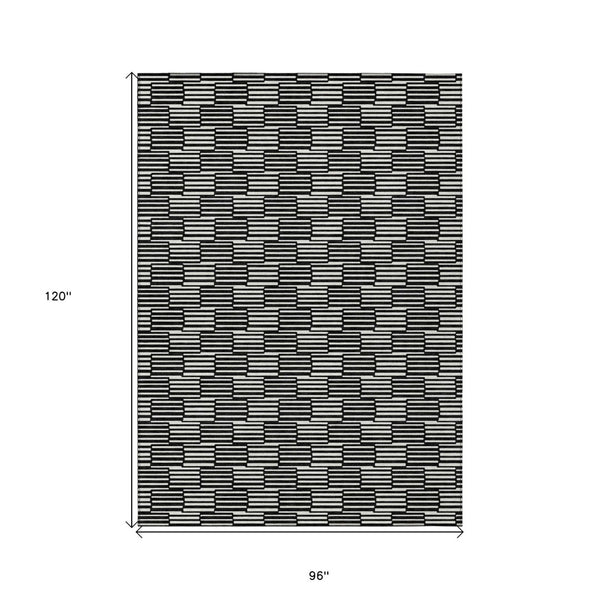 HomeRoots 5' Black and Ivory Geometric Area Rug - Stylish, Washable Indoor/Outdoor Design for Versatile Spaces 8' X 10' 594980