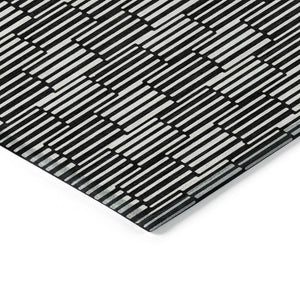 HomeRoots 5' Black and Ivory Geometric Area Rug - Stylish, Washable Indoor/Outdoor Design for Versatile Spaces 8' X 10' 594980