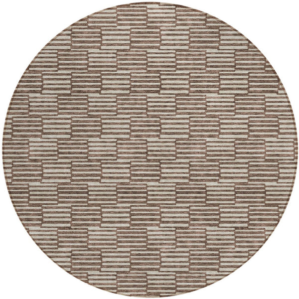 Homeroots 3' Stylish Beige And Ivory Geometric Washable Area Rug For Indoor And Outdoor Spaces, Durable Design 8' Round Polyester 594985