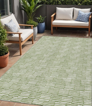 HomeRoots 5' Geometric Green and Ivory Washable Area Rug for Indoor and Outdoor Style and Durability 5' X 8' 594990
