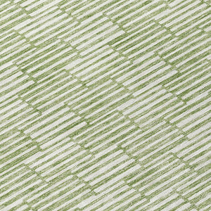 HomeRoots 5' Geometric Green and Ivory Washable Area Rug for Indoor and Outdoor Style and Durability 8' Round 594991