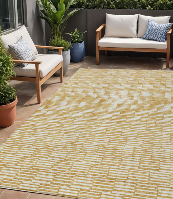 Homeroots 3' Stylish Beige And Ivory Geometric Washable Area Rug For Indoor And Outdoor Spaces, Durable Design 5' X 8' Polyester 594996