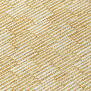 HomeRoots 5' Gold and Beige Geometric Indoor Outdoor Area Rug - Durable, Washable, Modern Style for Any Space 8' Round 594997