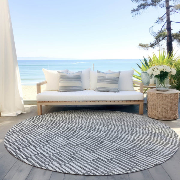 HomeRoots 5' Gray and Ivory Geometric Area Rug – Stylish, Washable, Indoor/Outdoor, Durable for High-Traffic Spaces 8' Round 595003